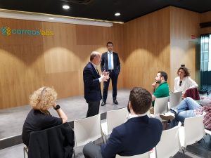 Encuentro con emprendedores en CorreosLabs